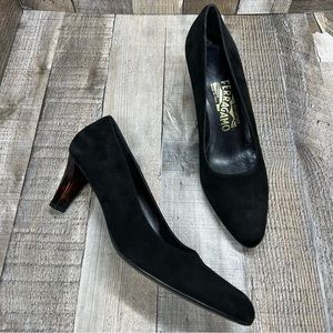 SALVATORE FERRAGAMO Black Suede Amber Brown Heel Pumps Size 8 2A